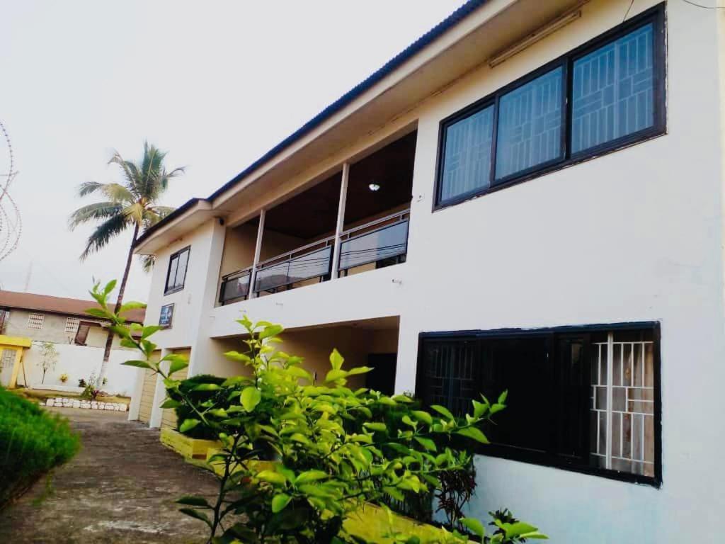 Zunox Guest House Freetown Exteriör bild