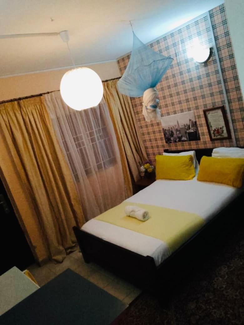 Zunox Guest House Freetown Exteriör bild