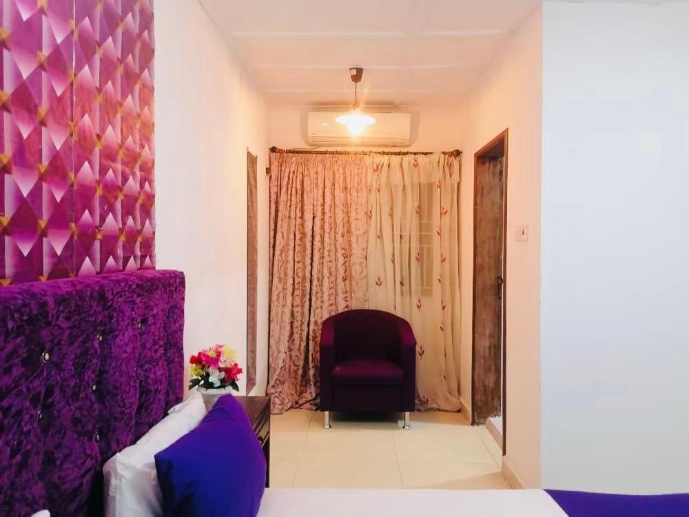 Zunox Guest House Freetown Exteriör bild
