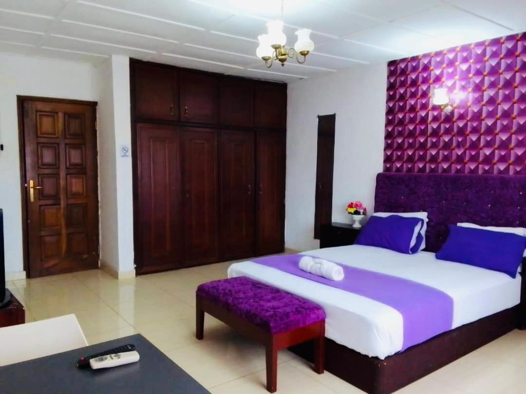 Zunox Guest House Freetown Exteriör bild