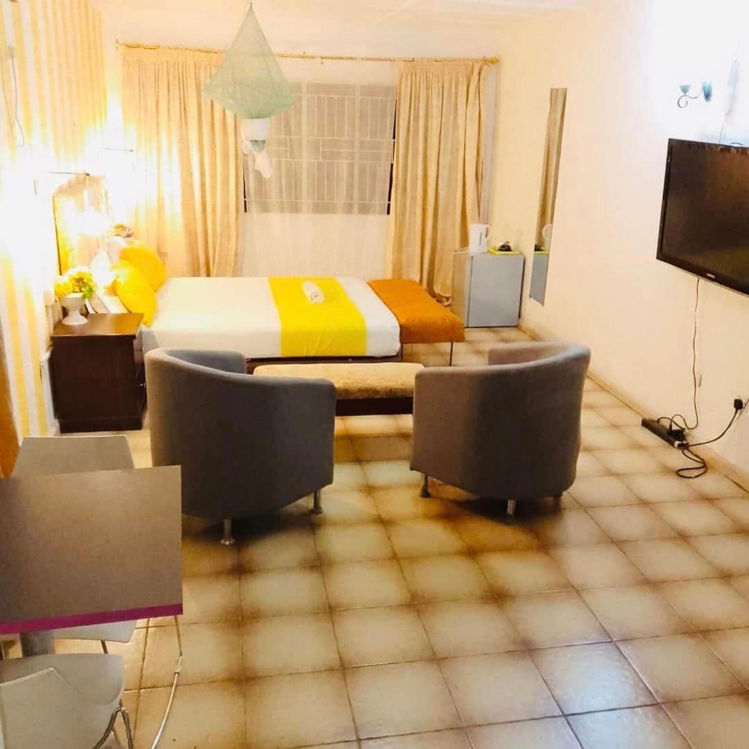 Zunox Guest House Freetown Exteriör bild
