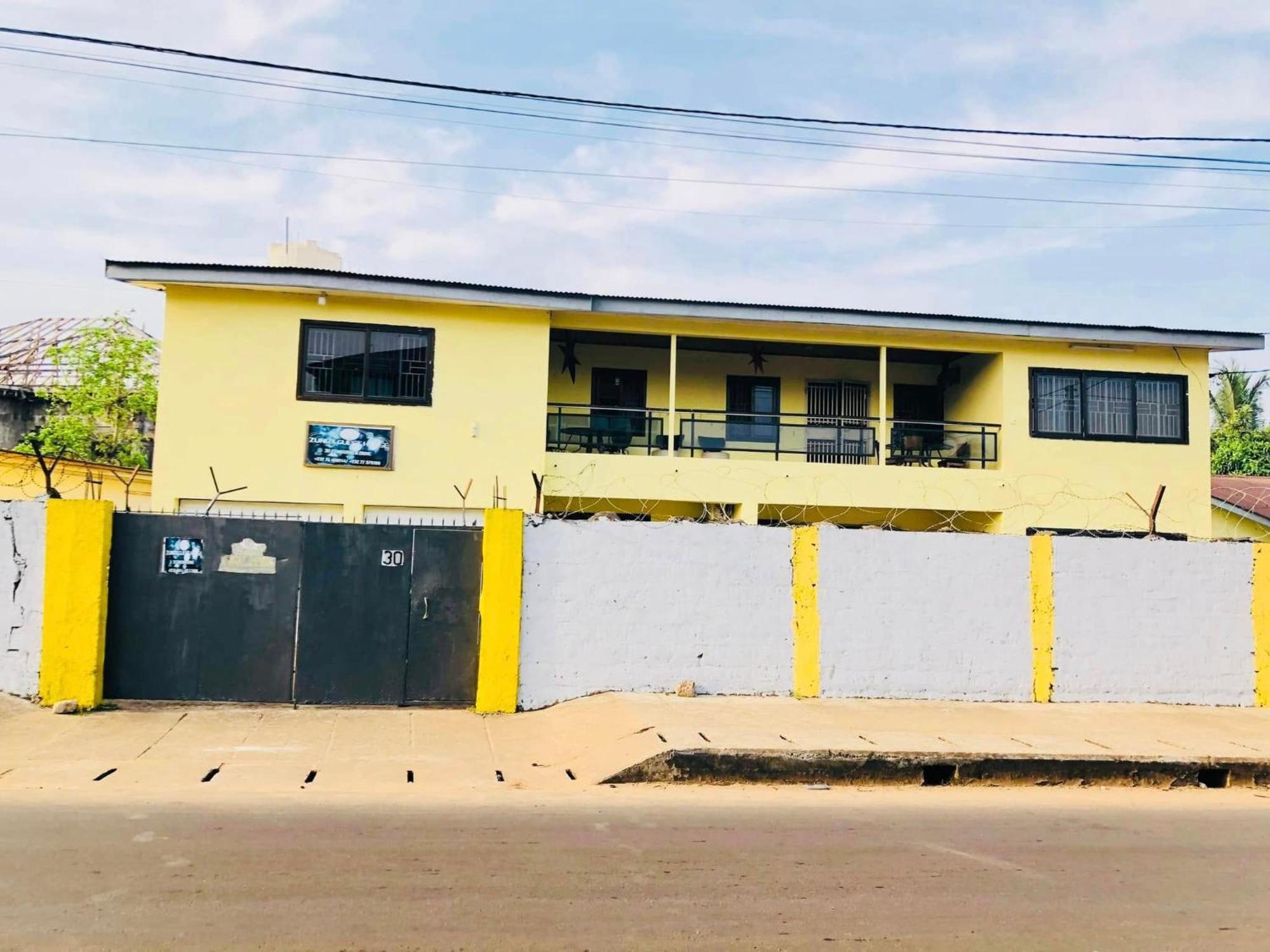 Zunox Guest House Freetown Exteriör bild